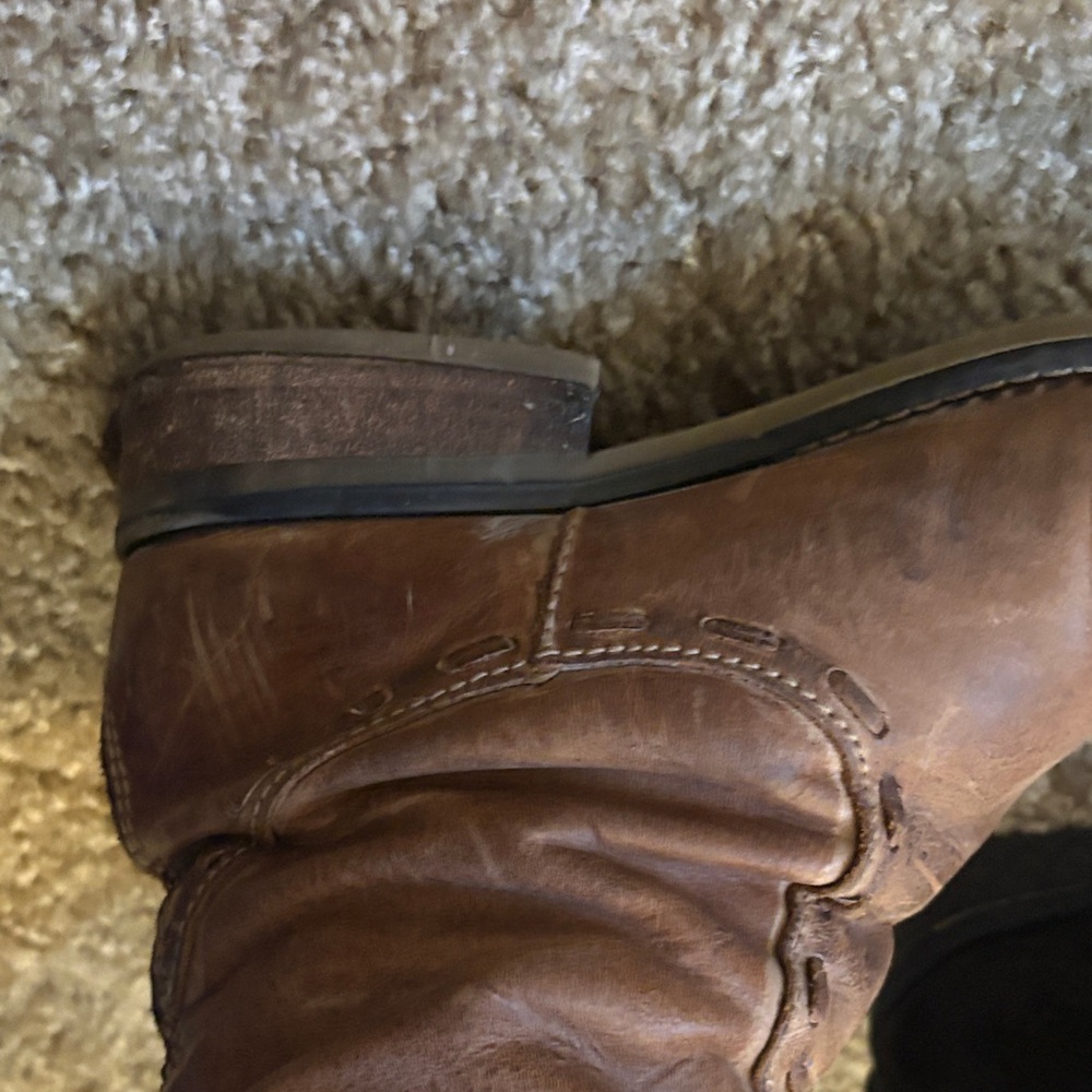 Elegant Brown Leather Winter Boots - Picture 8 of 9